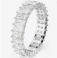 Swar*vski - Cristallo ring Baguette cut, White, Silver-tone finish - 5693407 / 5693410